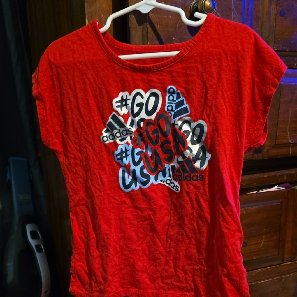 !!.               Girls Size 6 Red Go USA T-Shirt